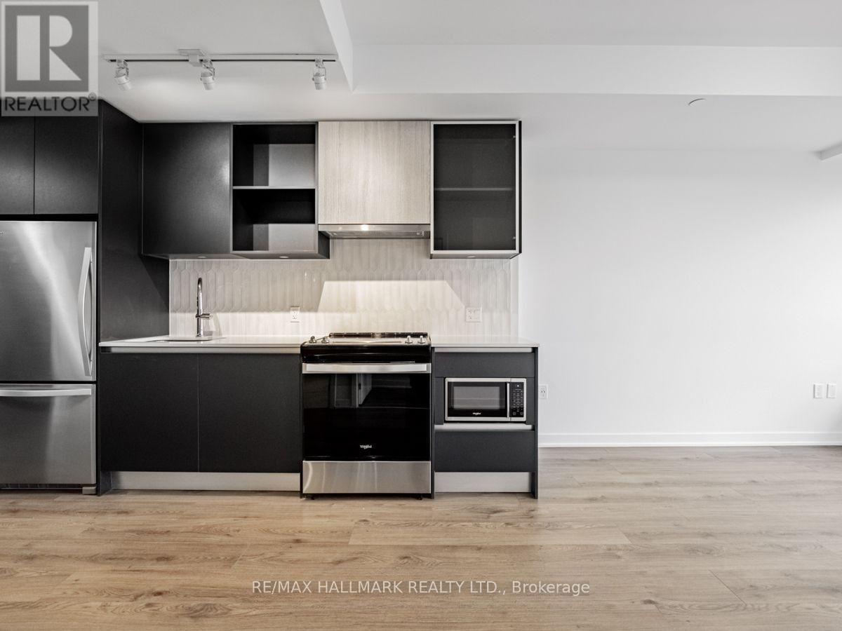 815 - 395 Dundas Street W, Oakville, Ontario  L6M 5R8 - Photo 7 - W12676712