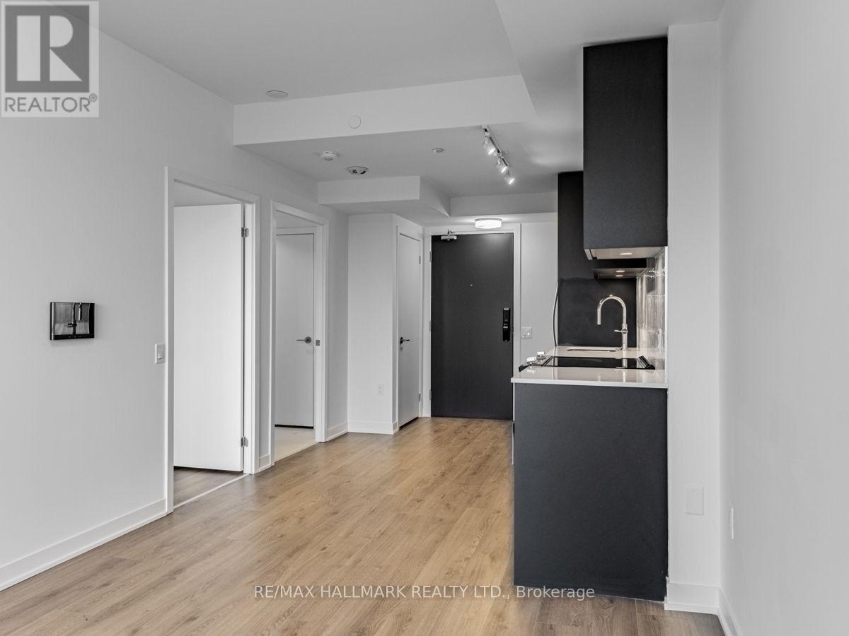 815 - 395 Dundas Street W, Oakville, Ontario  L6M 5R8 - Photo 8 - W12676712