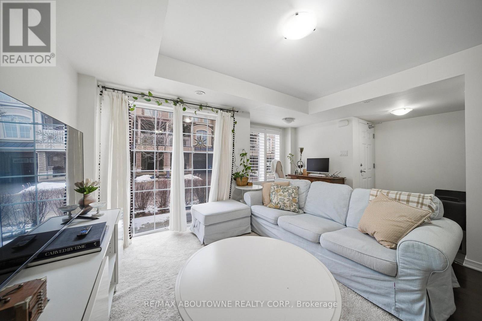 106 - 2441 Greenwich Drive, Oakville, Ontario  L6M 0S4 - Photo 10 - W12676722