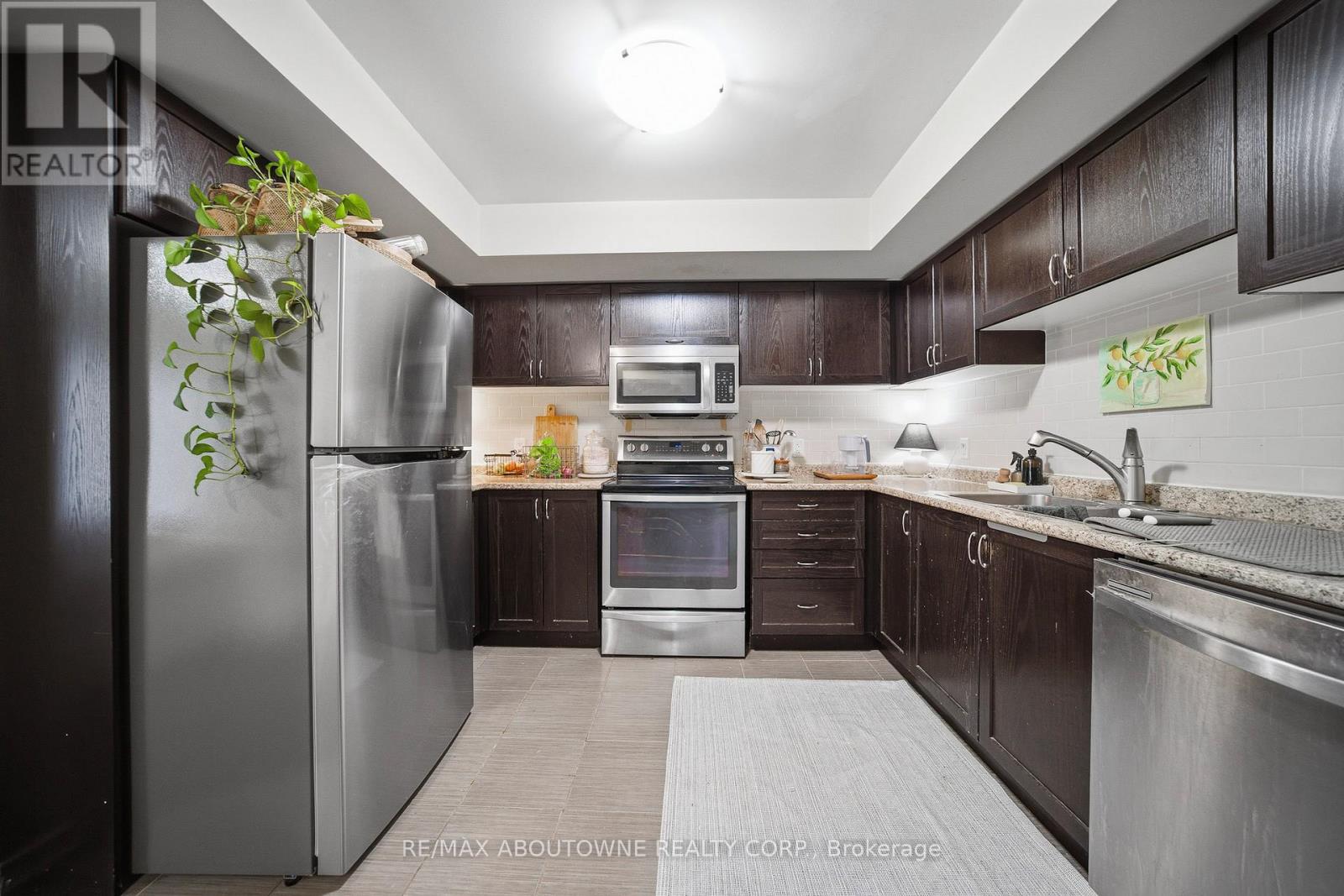 106 - 2441 Greenwich Drive, Oakville, Ontario  L6M 0S4 - Photo 11 - W12676722