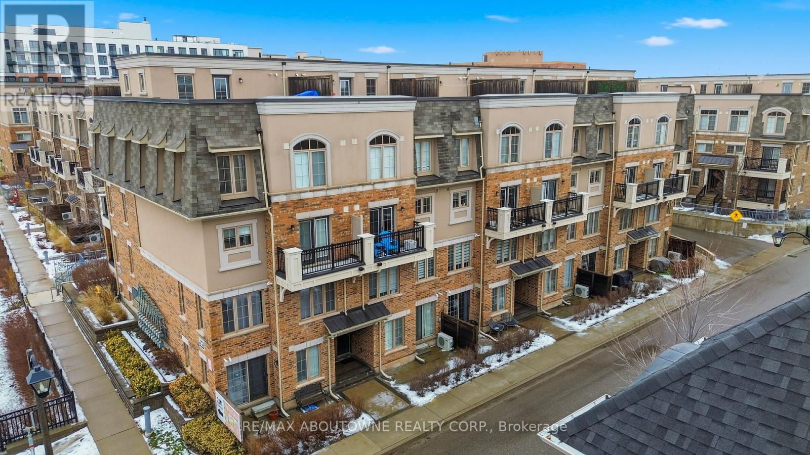 106 - 2441 Greenwich Drive, Oakville, Ontario  L6M 0S4 - Photo 2 - W12676722