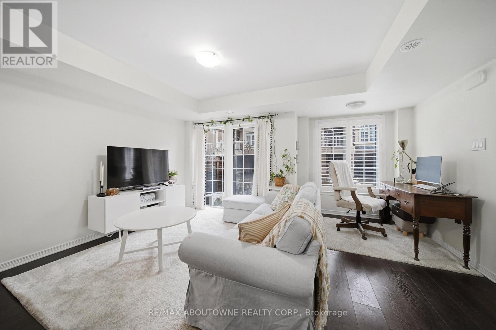 106 - 2441 Greenwich Drive, Oakville, Ontario  L6M 0S4 - Photo 6 - W12676722