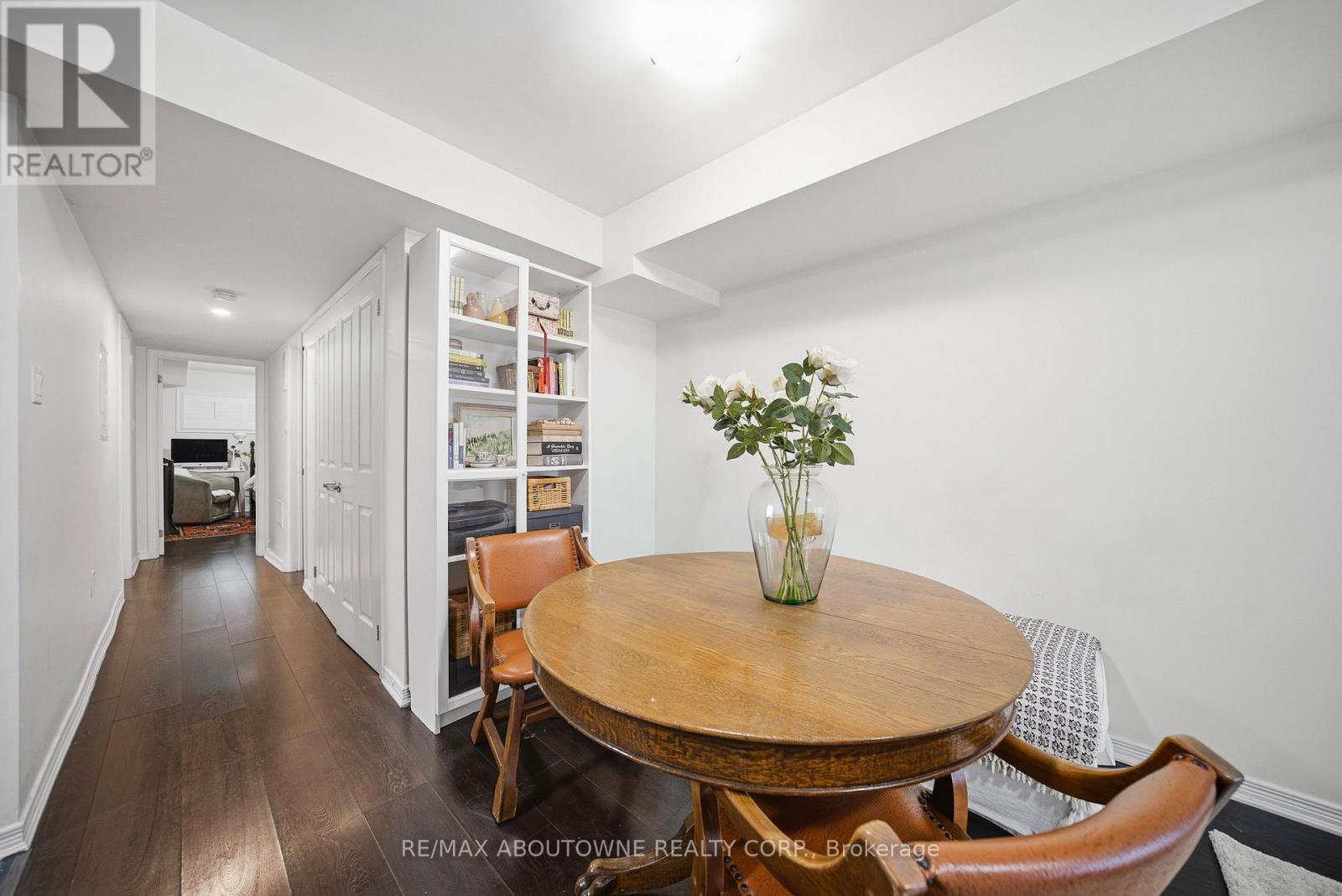 106 - 2441 Greenwich Drive, Oakville, Ontario  L6M 0S4 - Photo 9 - W12676722