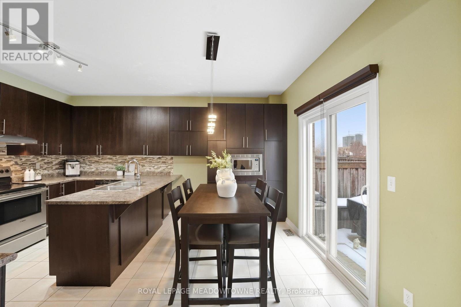 355 Greenlees Circle, Milton (Cl Clarke), Ontario  L9T 0X2 - Photo 14 - W12676732