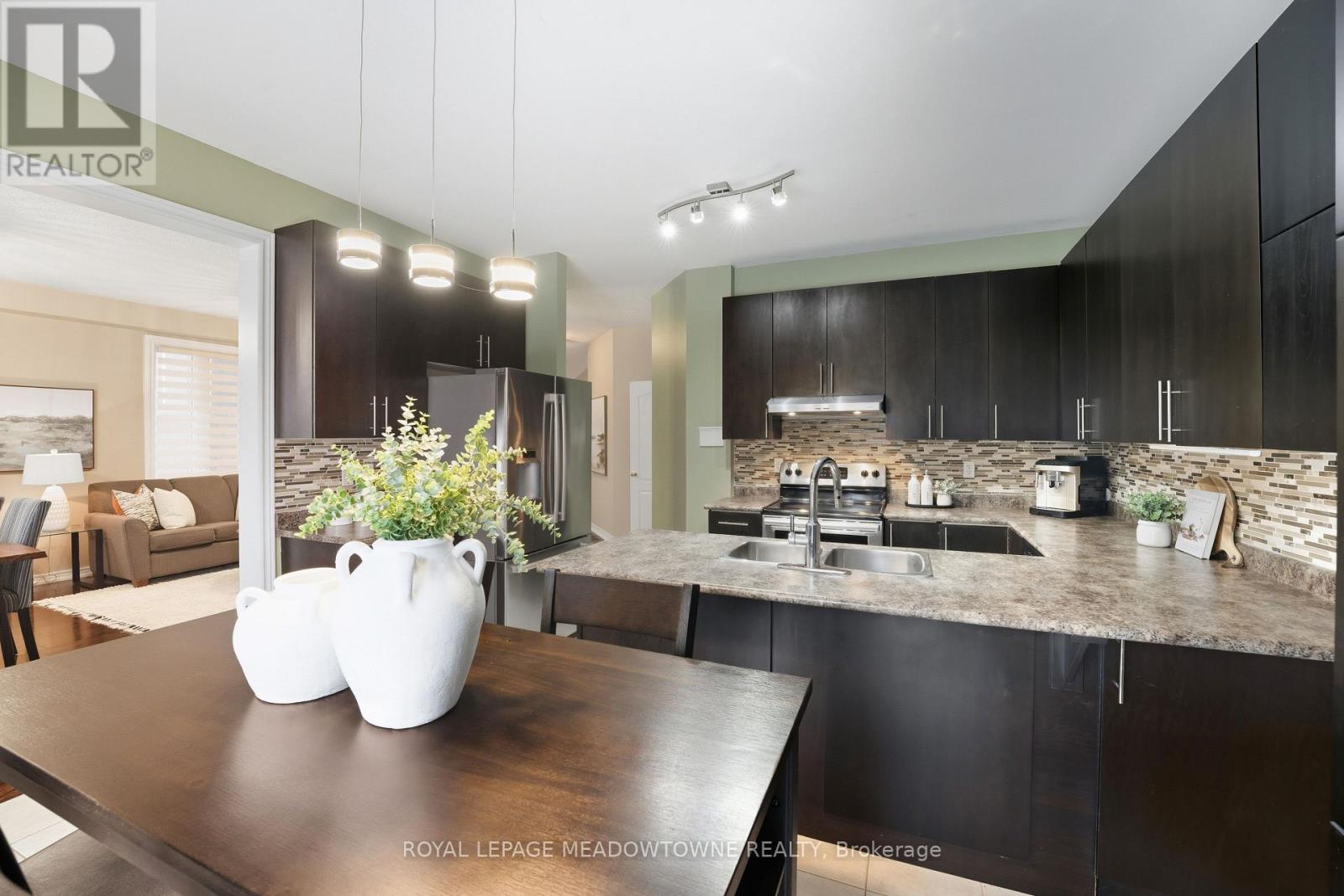 355 Greenlees Circle, Milton (Cl Clarke), Ontario  L9T 0X2 - Photo 16 - W12676732