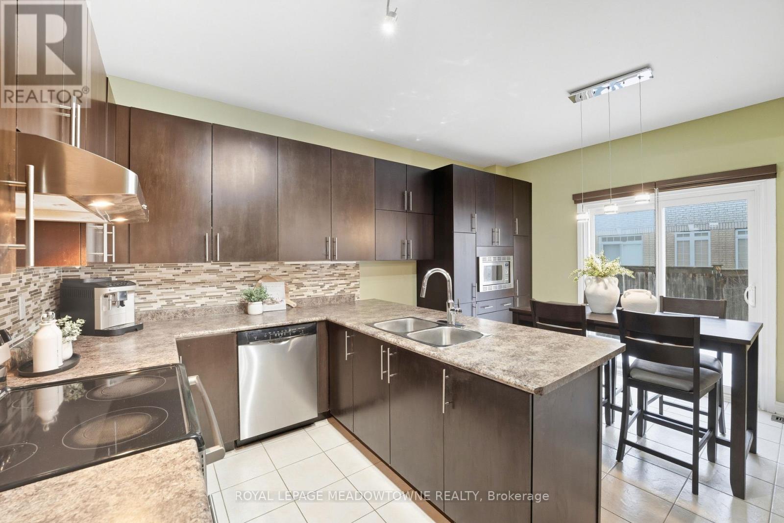 355 Greenlees Circle, Milton (Cl Clarke), Ontario  L9T 0X2 - Photo 17 - W12676732