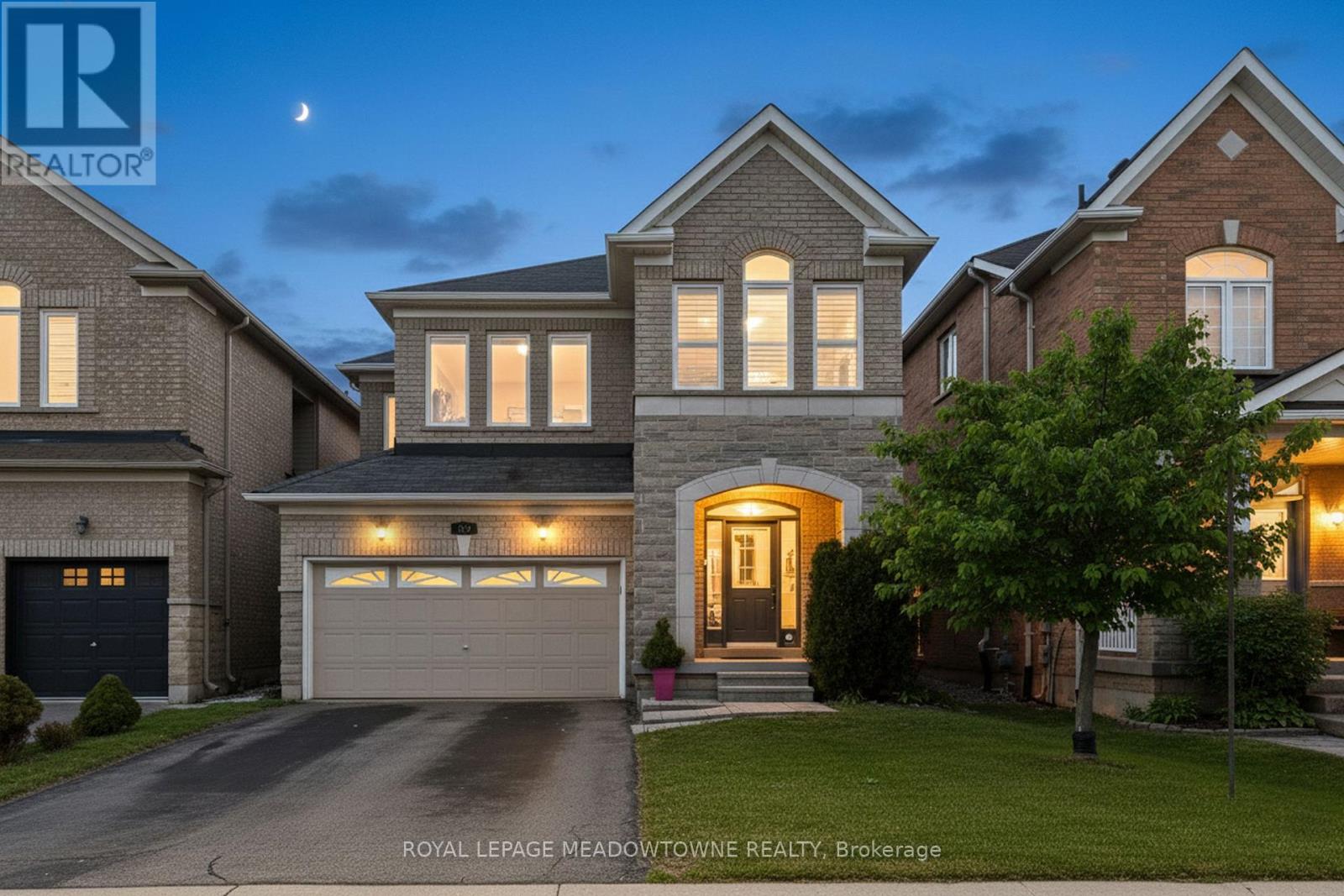 355 Greenlees Circle, Milton (Cl Clarke), Ontario  L9T 0X2 - Photo 2 - W12676732