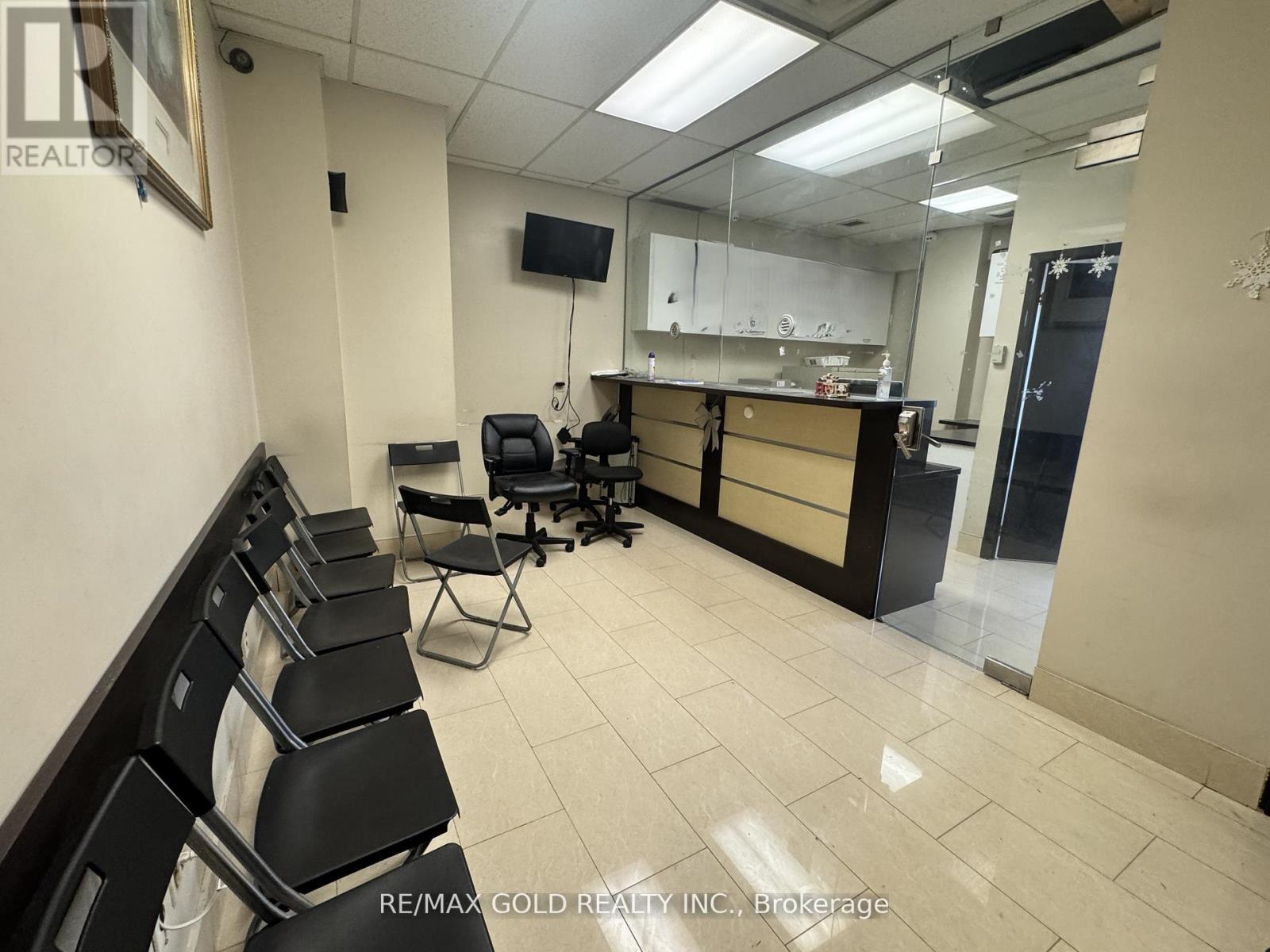 202 - 7125 Goreway Drive, Mississauga, Ontario  L4T 4H3 - Photo 6 - W12676766