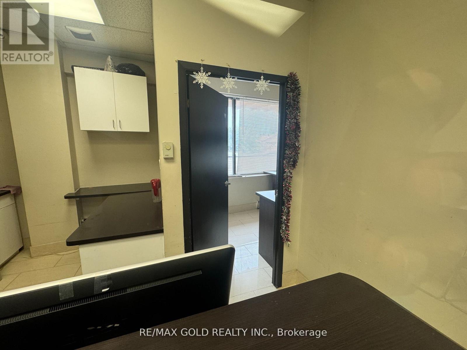 202 - 7125 Goreway Drive, Mississauga, Ontario  L4T 4H3 - Photo 8 - W12676766