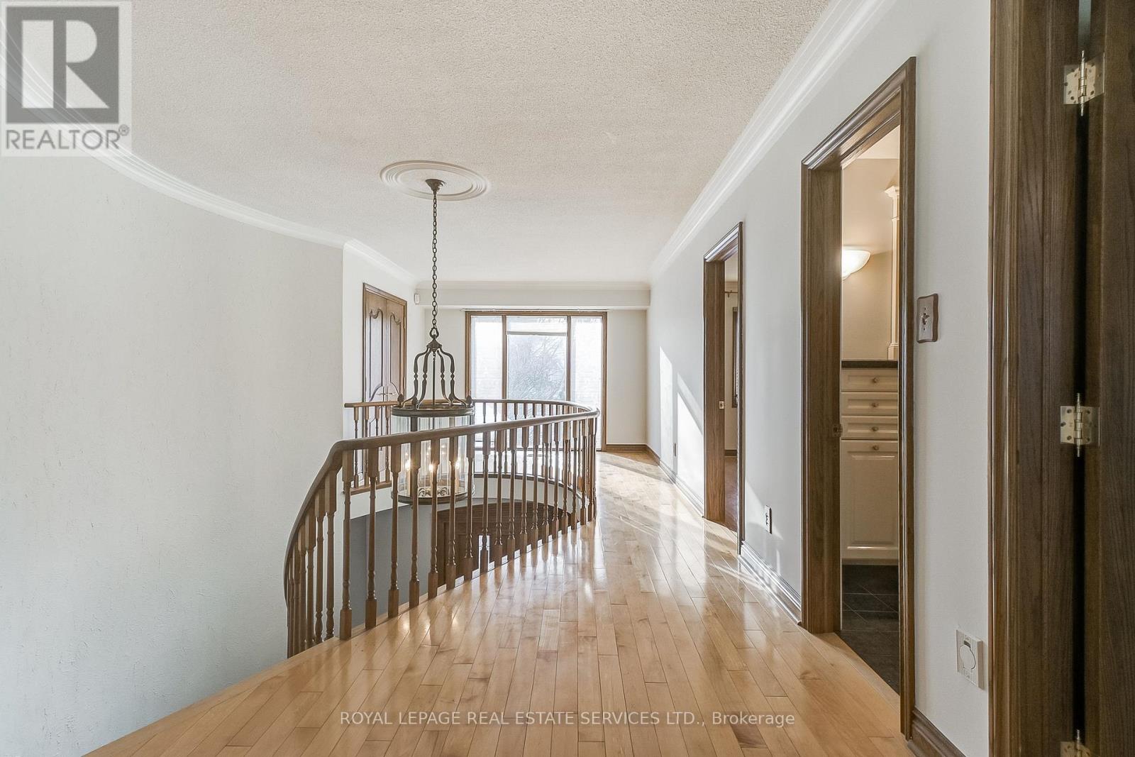 4261 Bridlepath Trail, Mississauga, Ontario  L5L 3K3 - Photo 16 - W12676808