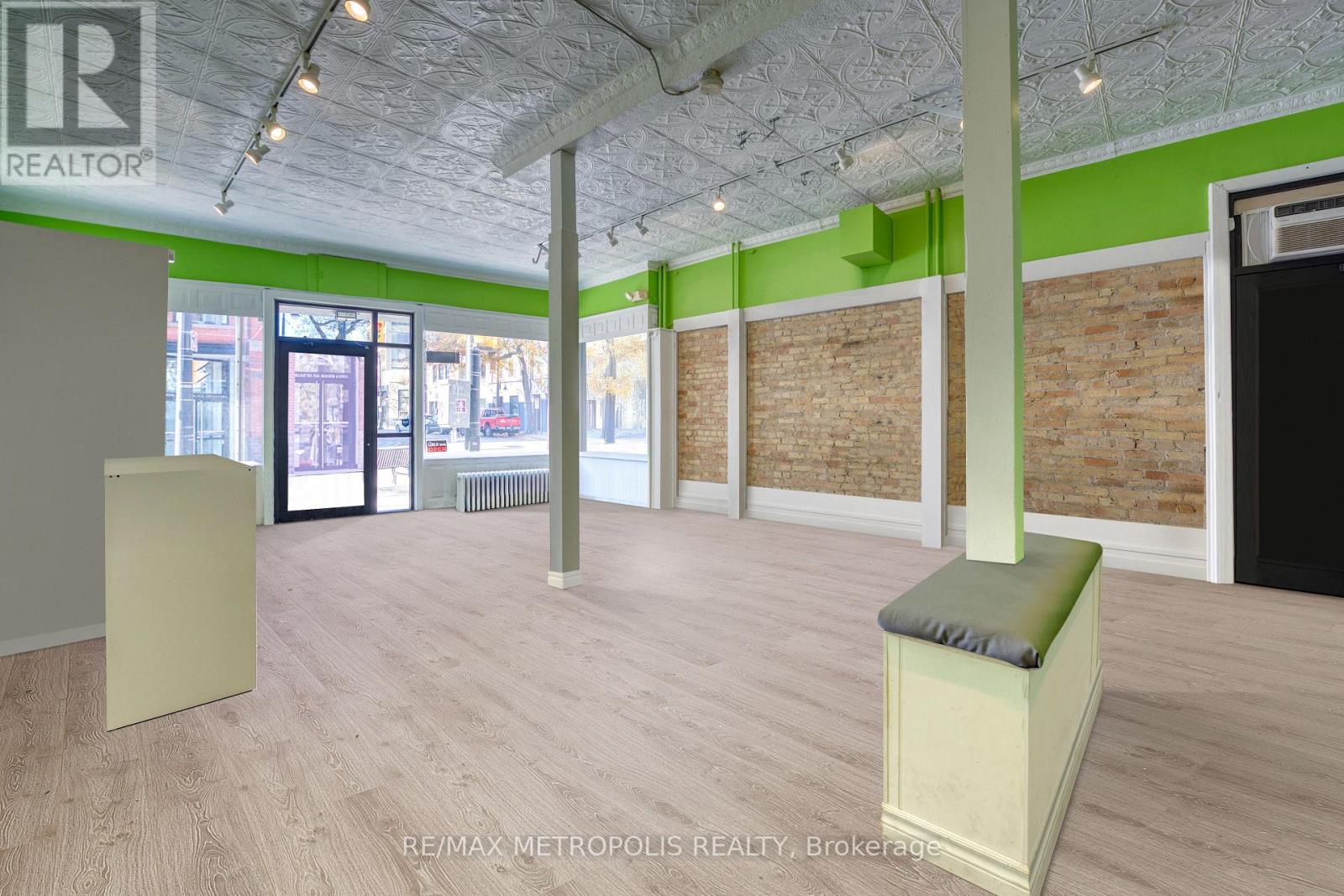 192 Christina Street N, Sarnia, Ontario  N7T 5T9 - Photo 10 - X12676800