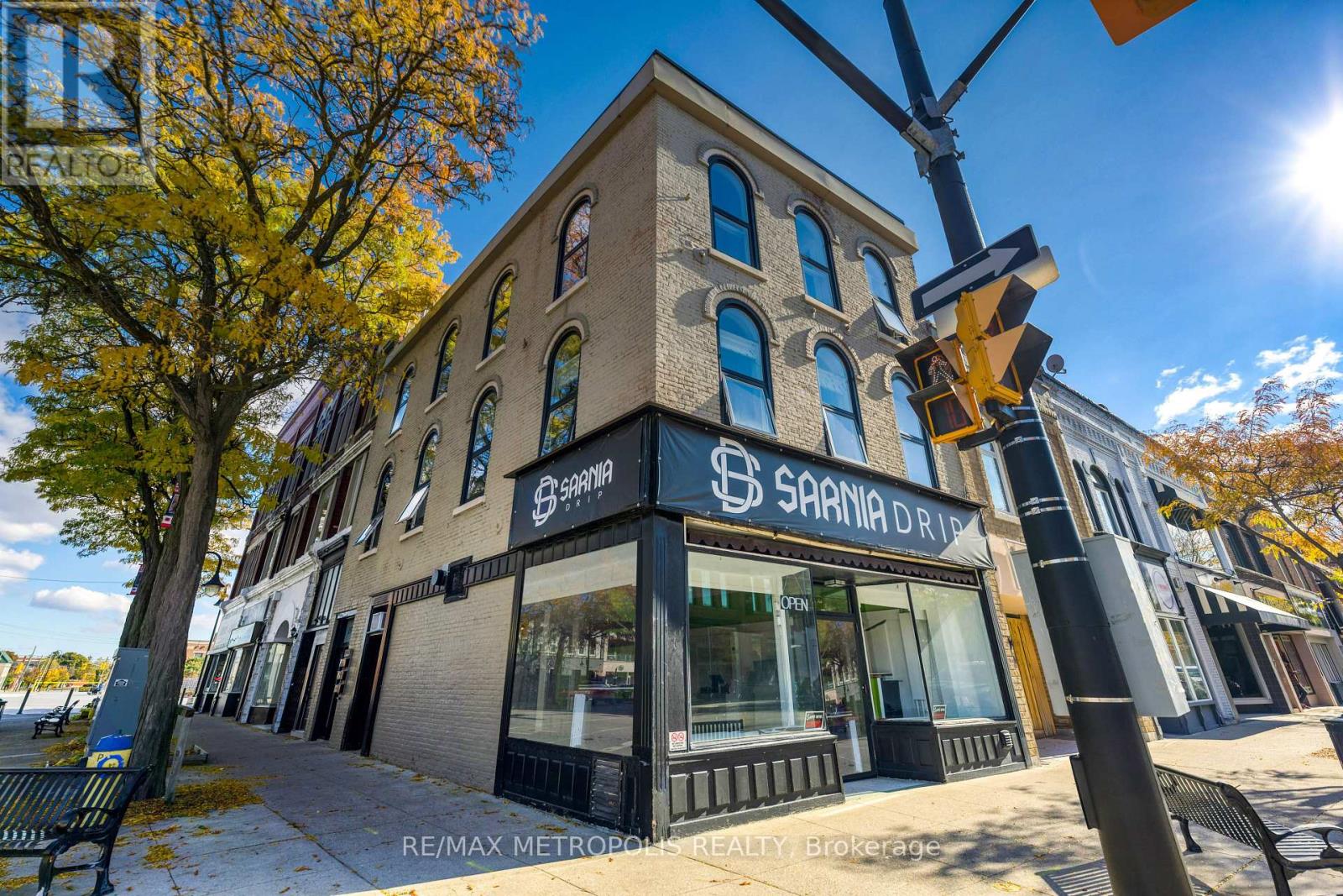 192 Christina Street N, Sarnia, Ontario  N7T 5T9 - Photo 5 - X12676800