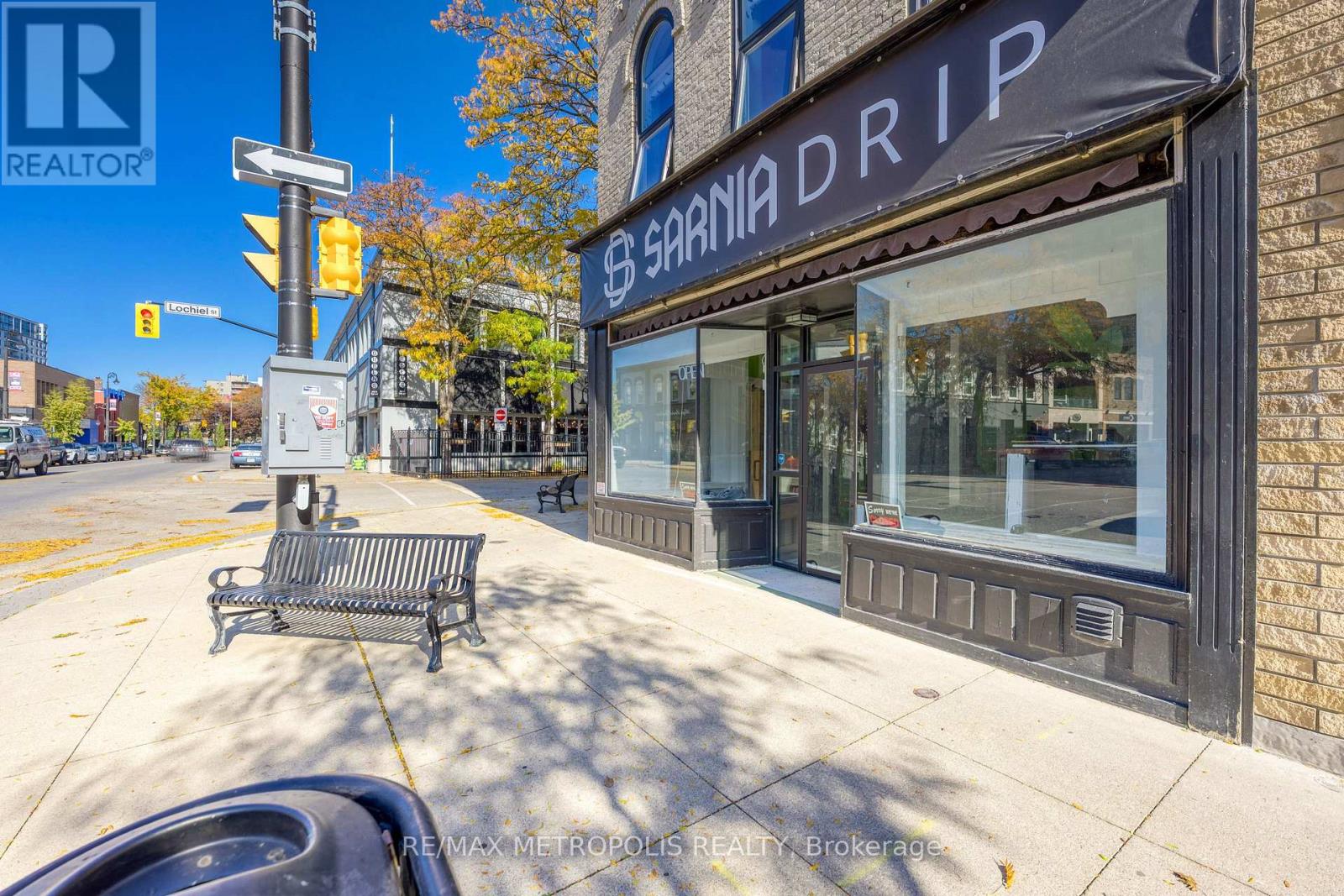 192 Christina Street N, Sarnia, Ontario  N7T 5T9 - Photo 6 - X12676800