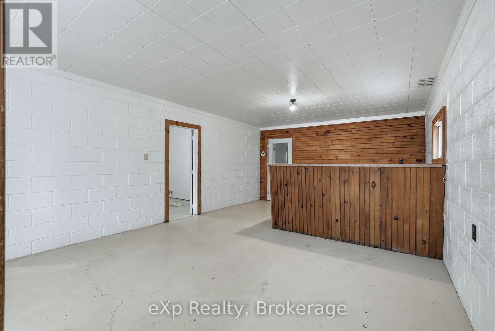 10 Queen Street N, Minto, Ontario  N0G 1Z0 - Photo 14 - X12676876