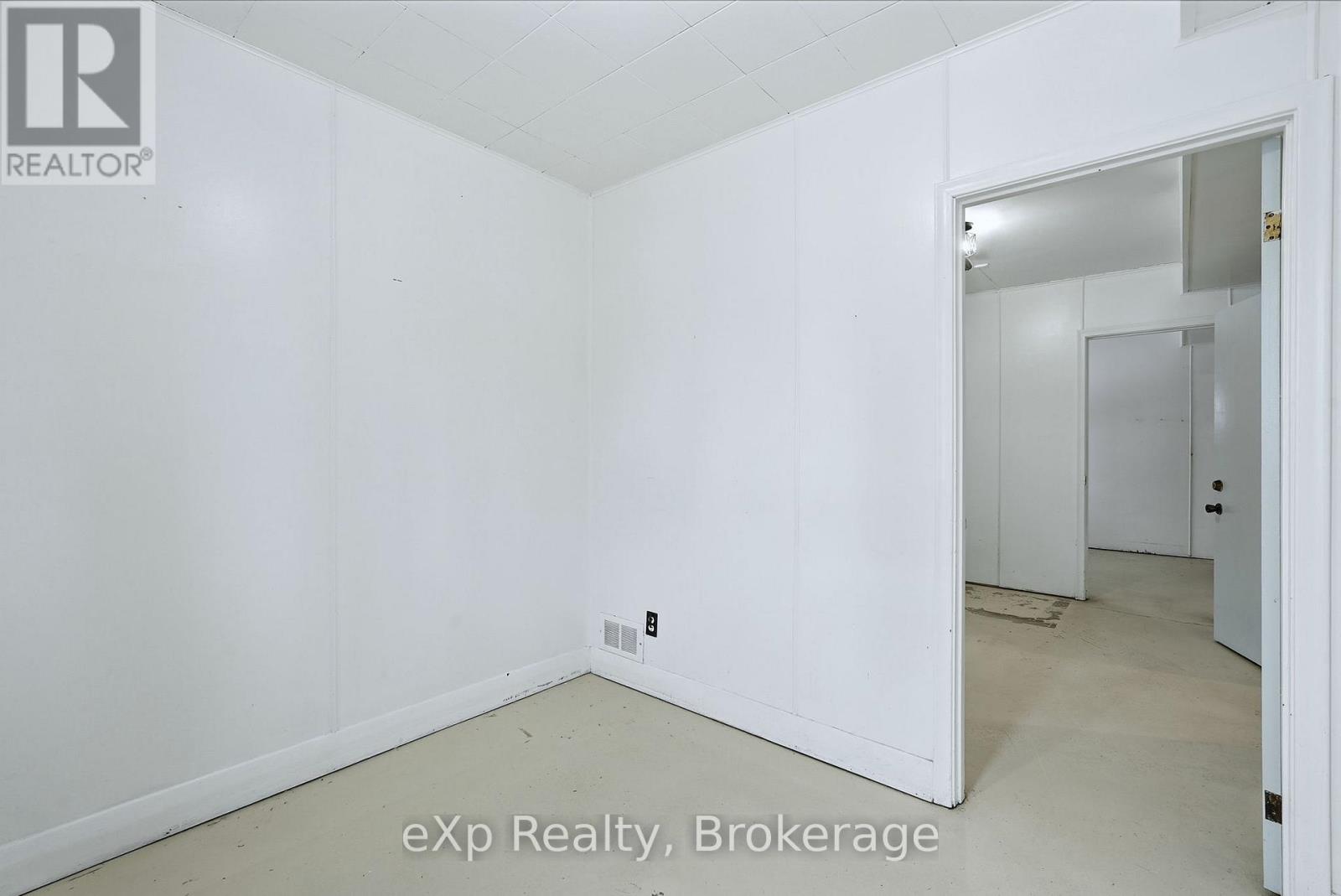 10 Queen Street N, Minto, Ontario  N0G 1Z0 - Photo 19 - X12676876