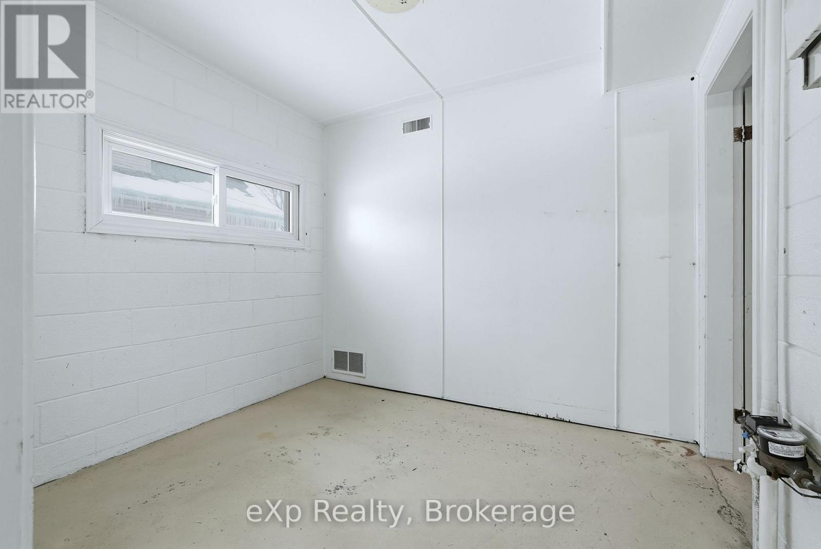 10 Queen Street N, Minto, Ontario  N0G 1Z0 - Photo 21 - X12676876