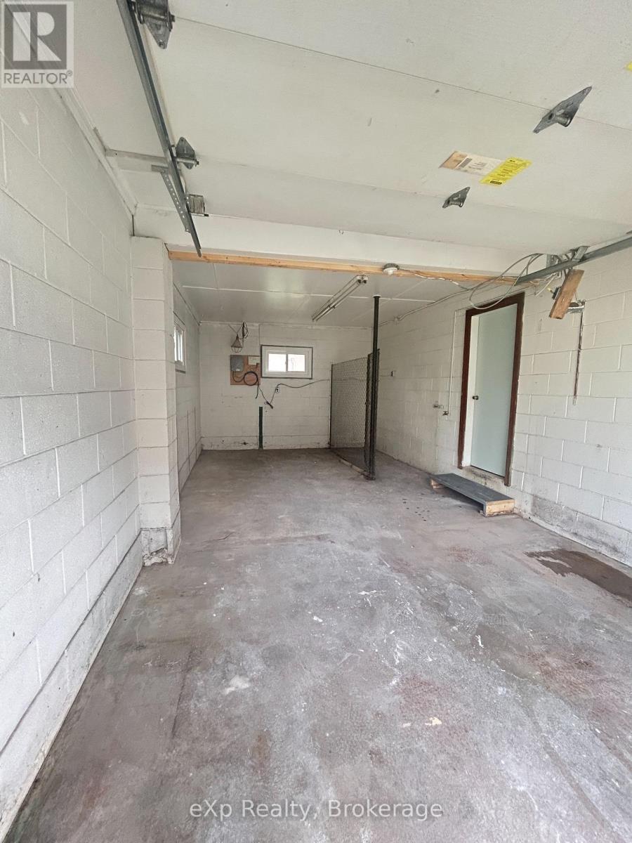 10 Queen Street N, Minto, Ontario  N0G 1Z0 - Photo 35 - X12676876