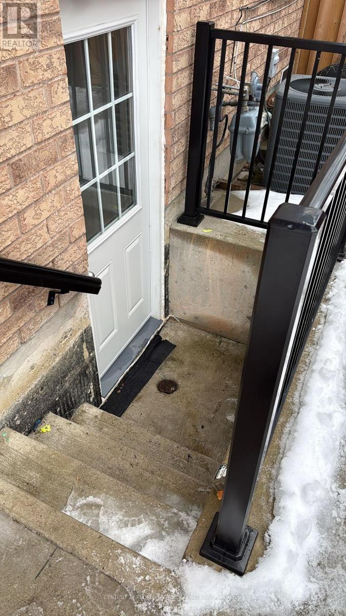 Bsmt - 16 Blue Whale Boulevard, Brampton, Ontario  L6R 2M2 - Photo 2 - W12673750