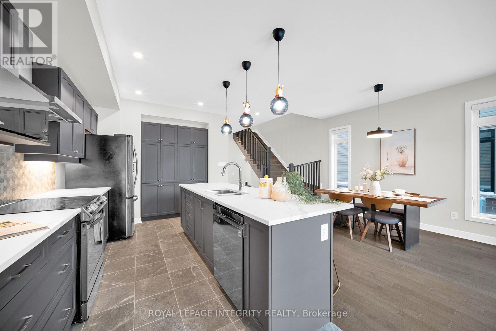 1078 Lunar Glow Crescent, Ottawa, Ontario  K4M 0J8 - Photo 11 - X12674654