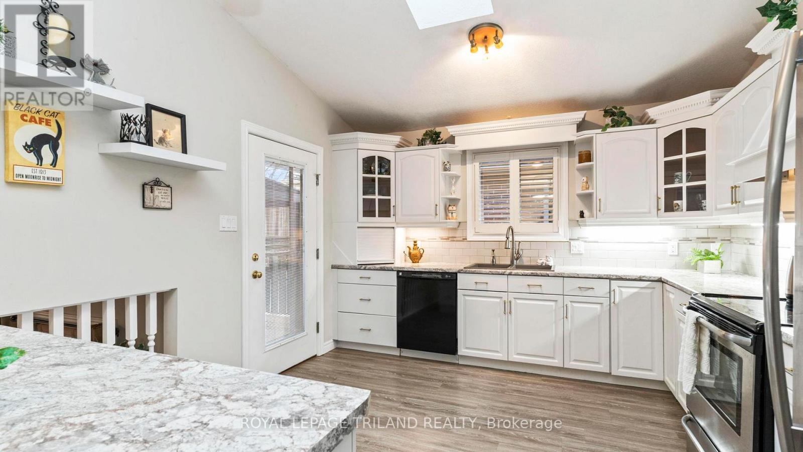 10 Warbler Heights, St. Thomas, Ontario  N5R 6J4 - Photo 11 - X12676916