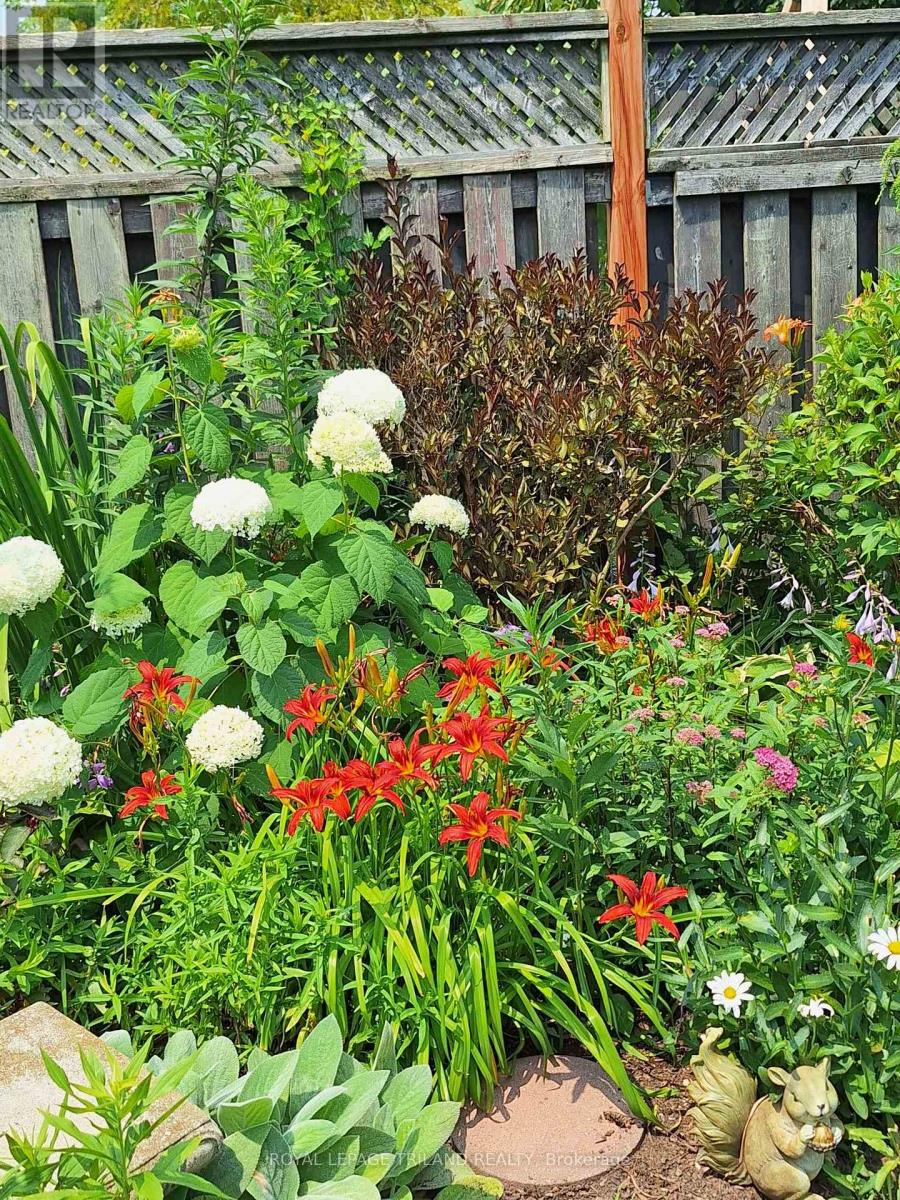 Photo 38 of 45 for 10 Warbler Heights