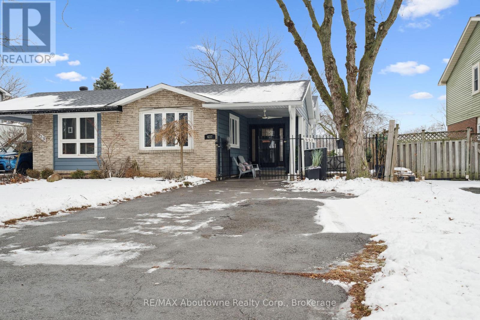 637 Lomond Crescent, Burlington, Ontario  L7L 2N8 - Photo 2 - W12676972
