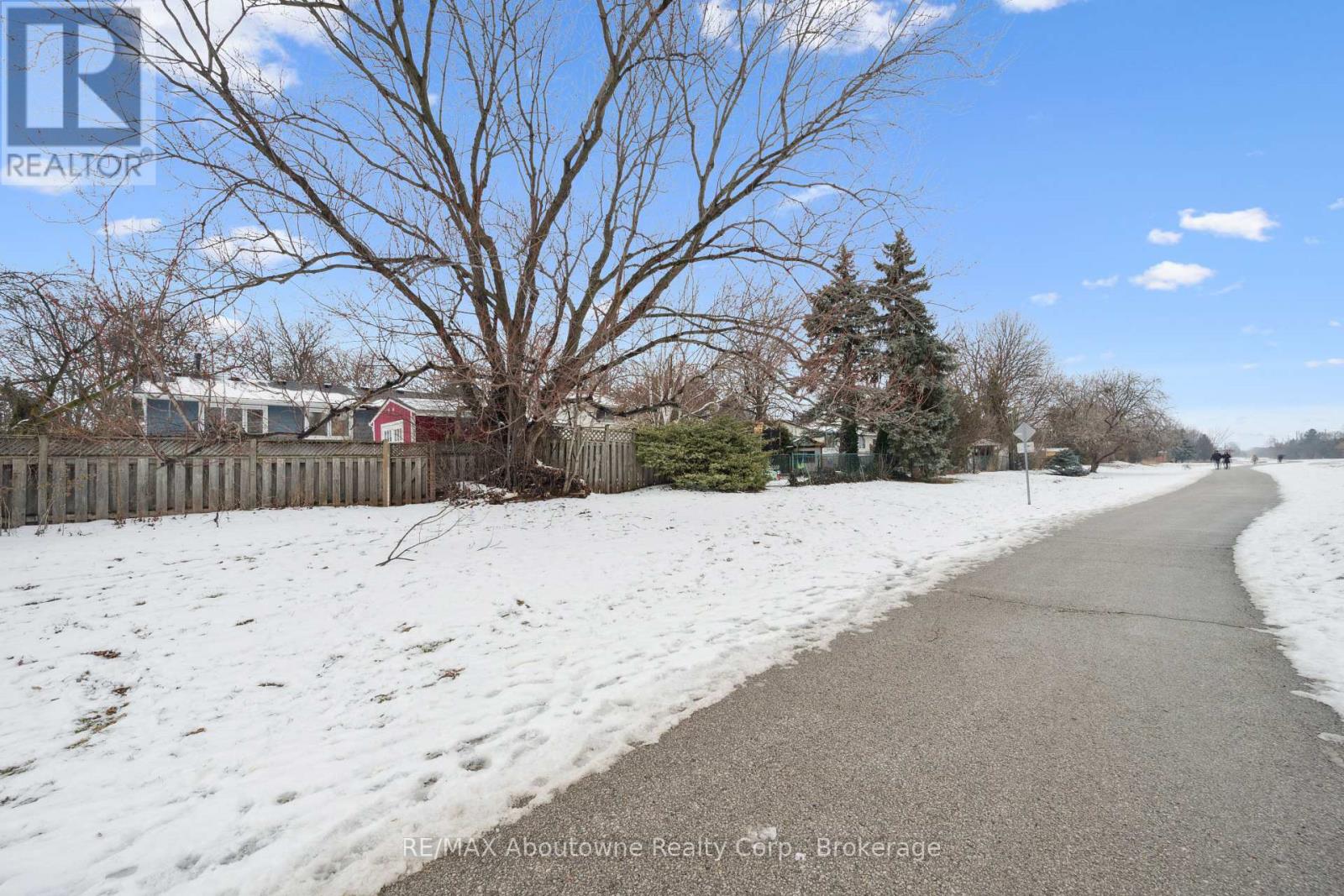 637 Lomond Crescent, Burlington, Ontario  L7L 2N8 - Photo 32 - W12676972