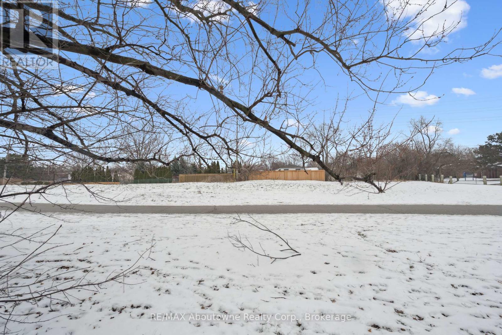 637 Lomond Crescent, Burlington, Ontario  L7L 2N8 - Photo 31 - W12676972