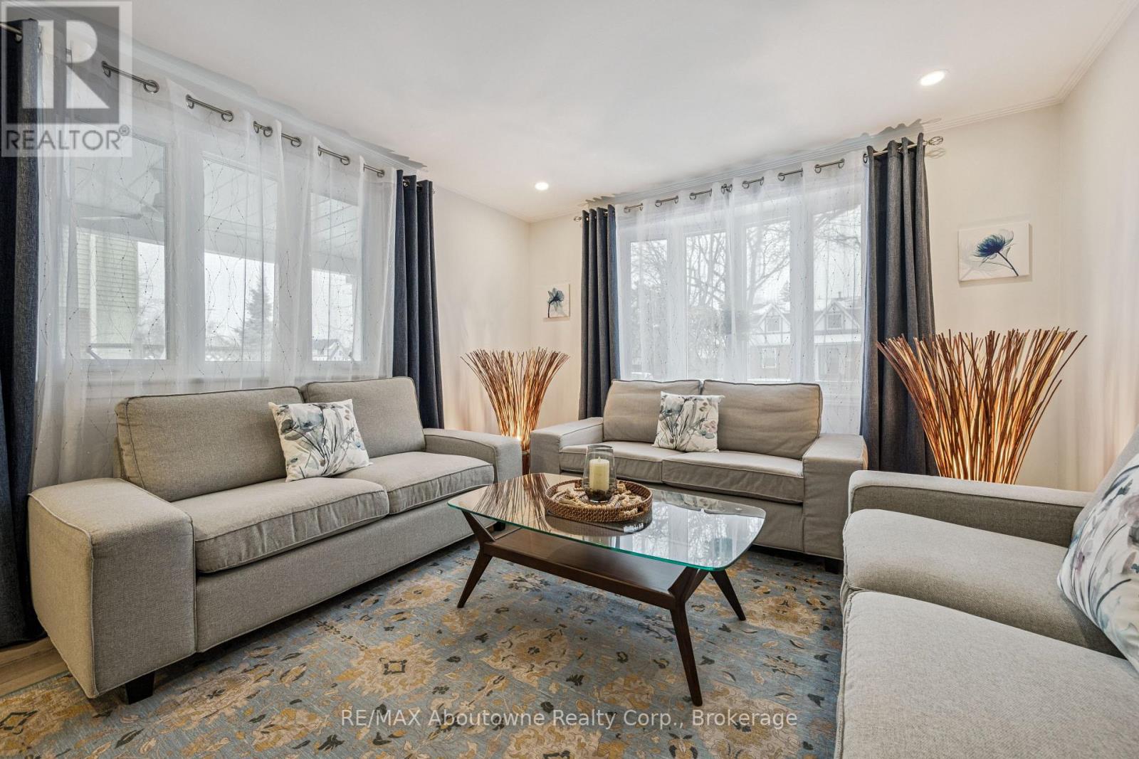 637 Lomond Crescent, Burlington, Ontario  L7L 2N8 - Photo 6 - W12676972