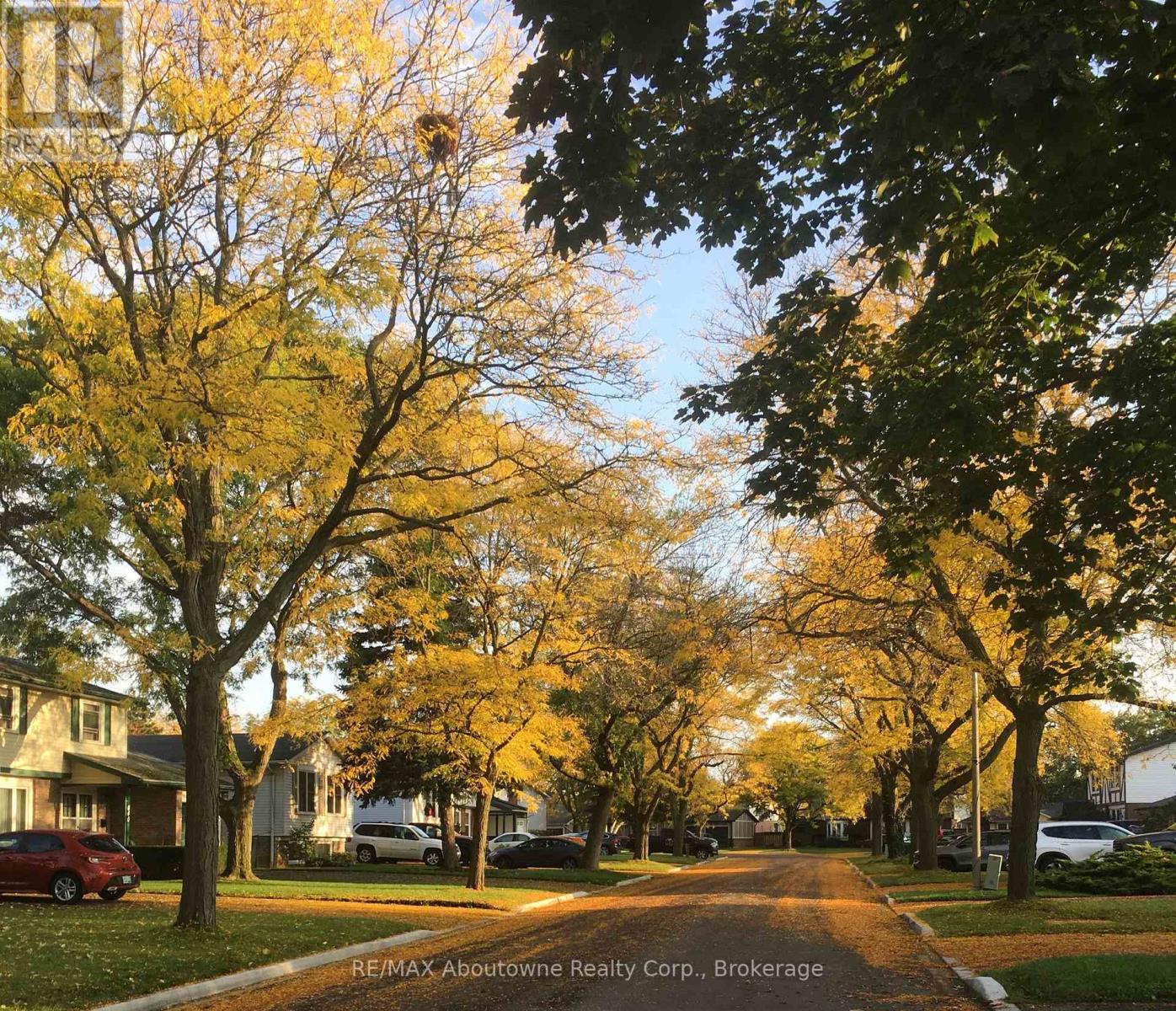 637 Lomond Crescent, Burlington, Ontario  L7L 2N8 - Photo 33 - W12676972