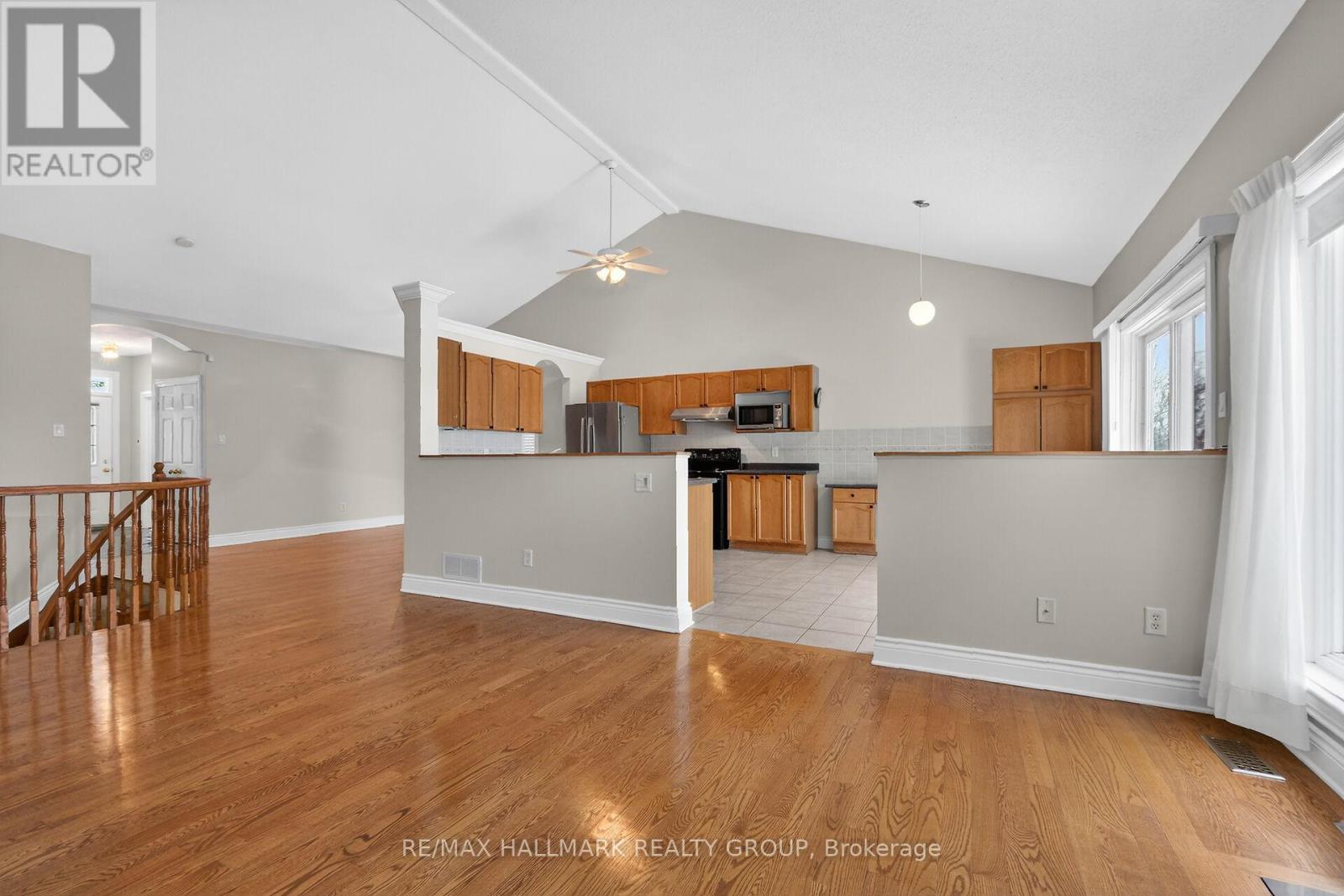 Main Floor - 19 Foulis Crescent, Ottawa, Ontario  K2L 4H2 - Photo 22 - X12676990