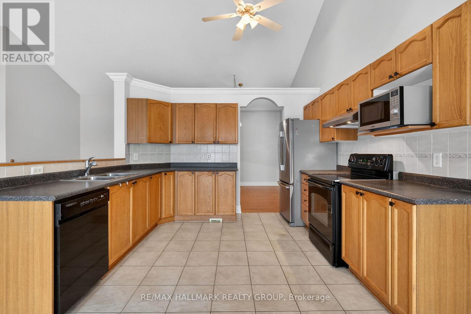 Main Floor - 19 Foulis Crescent, Ottawa, Ontario  K2L 4H2 - Photo 23 - X12676990