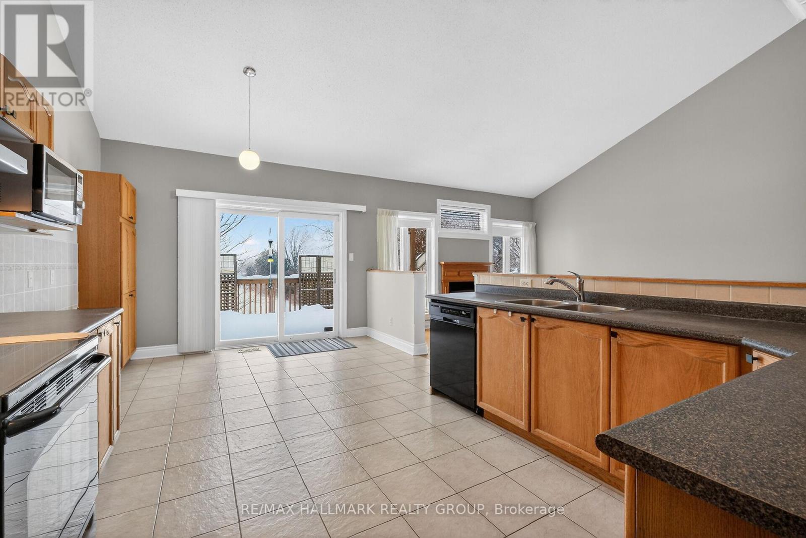 Main Floor - 19 Foulis Crescent, Ottawa, Ontario  K2L 4H2 - Photo 25 - X12676990