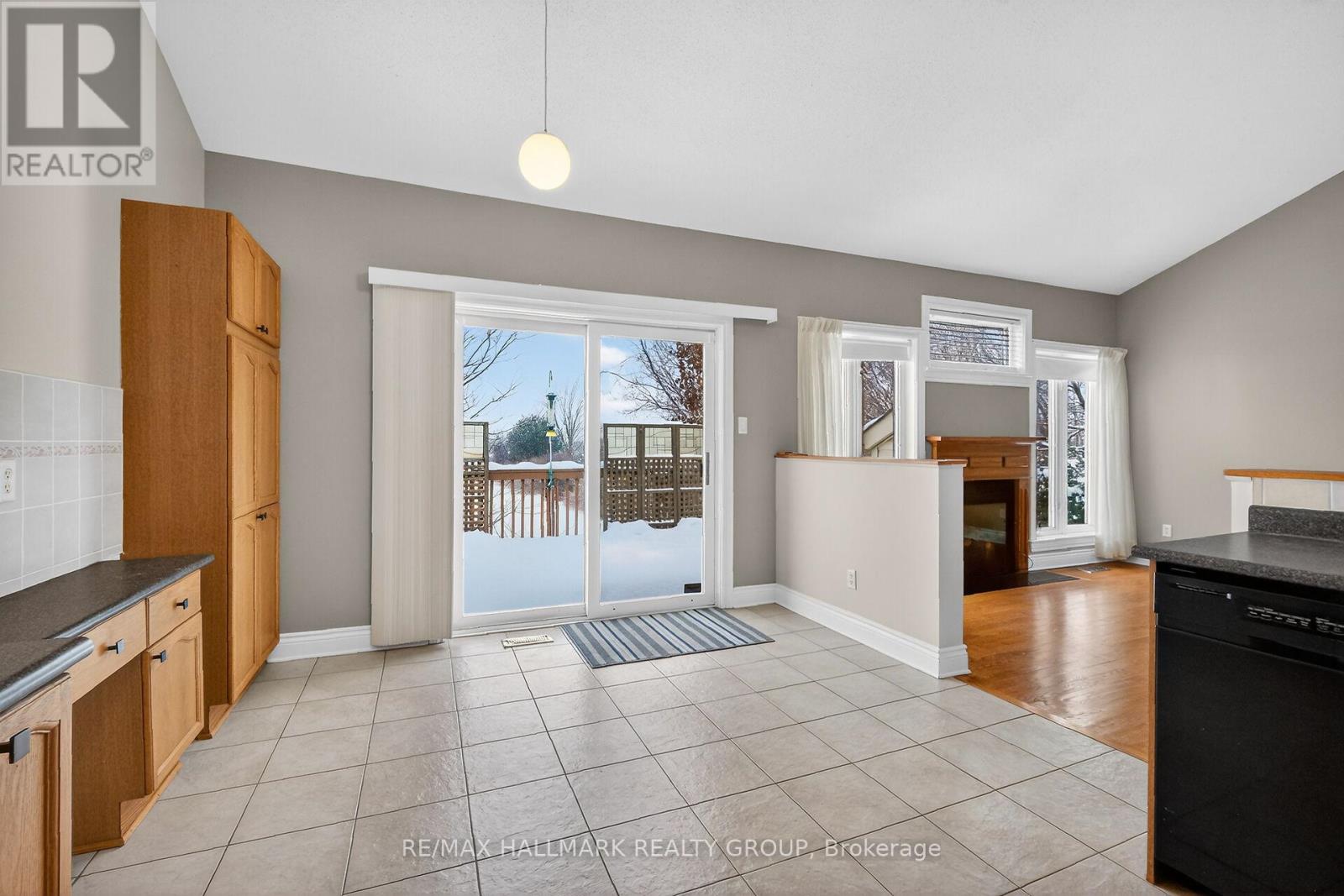 Main Floor - 19 Foulis Crescent, Ottawa, Ontario  K2L 4H2 - Photo 27 - X12676990