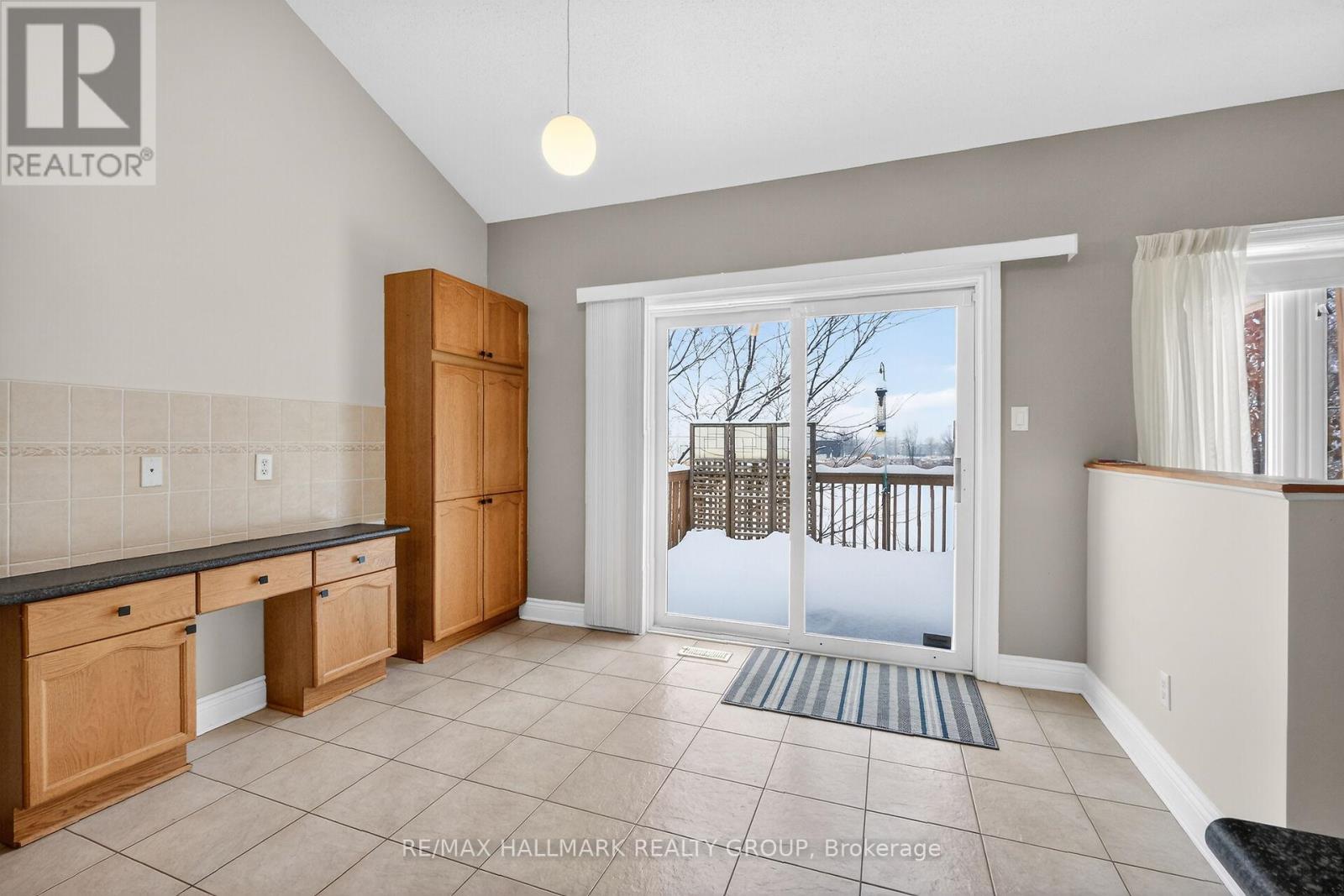 Main Floor - 19 Foulis Crescent, Ottawa, Ontario  K2L 4H2 - Photo 28 - X12676990