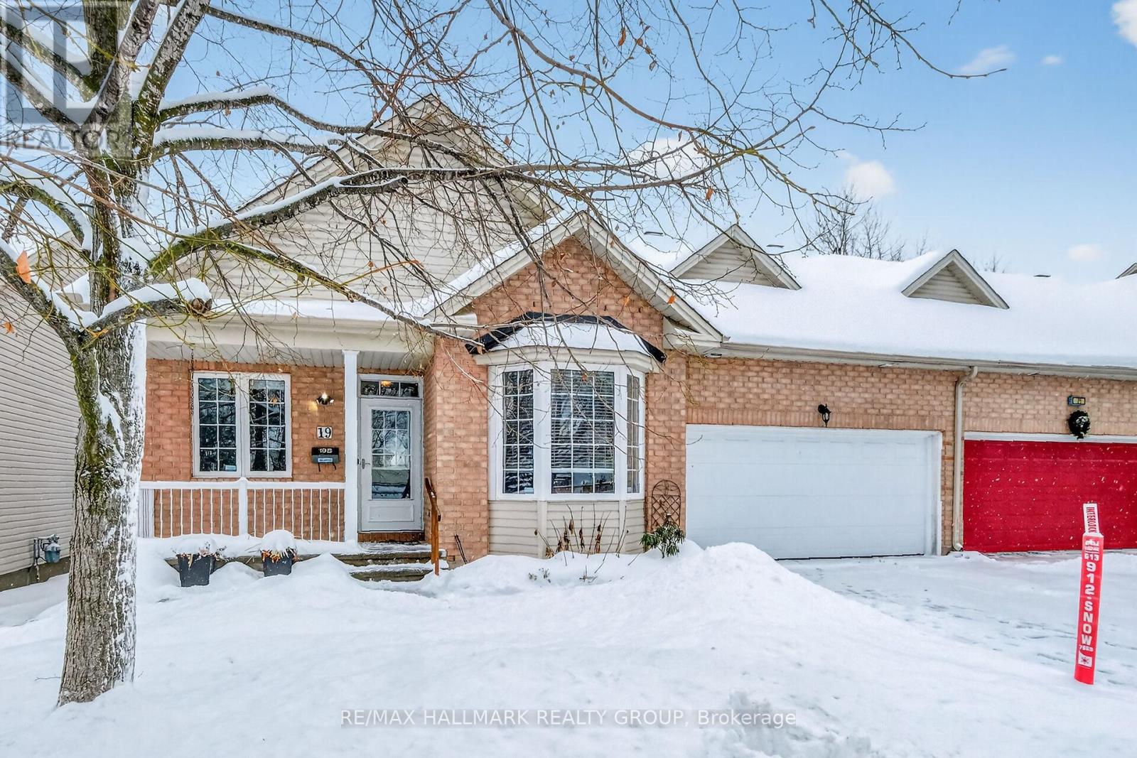 Main Floor - 19 Foulis Crescent, Ottawa, Ontario  K2L 4H2 - Photo 3 - X12676990