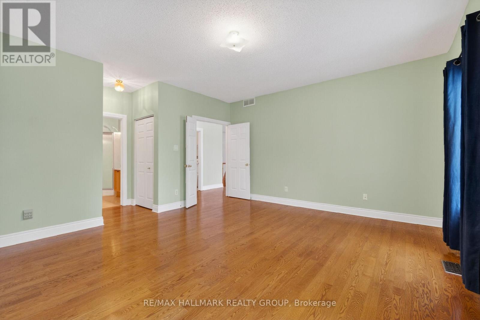 Main Floor - 19 Foulis Crescent, Ottawa, Ontario  K2L 4H2 - Photo 39 - X12676990