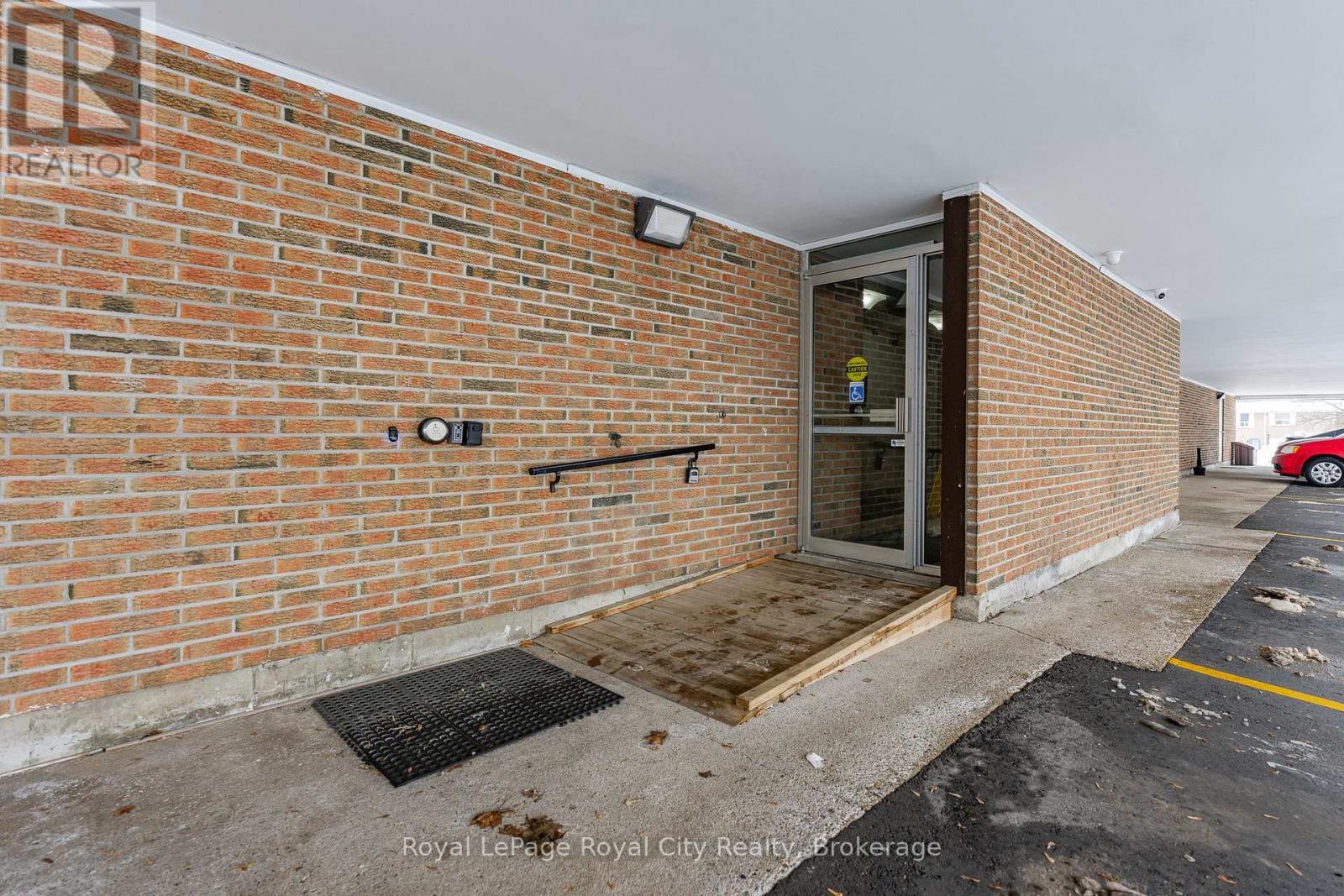 102 - 234 Willow Road, Guelph (Junction/onward Willow), Ontario  N1H 7C6 - Photo 32 - X12676994