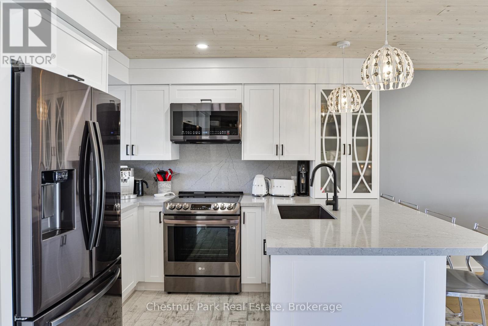 4 Turner Drive, Huntsville, Ontario  P1H 1A8 - Photo 2 - X12677006