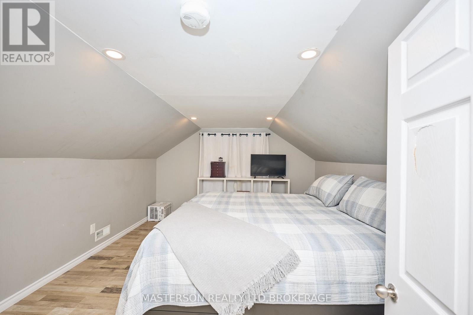 6805 Dunn Street, Niagara Falls, Ontario  L2G 2R3 - Photo 17 - X12677038