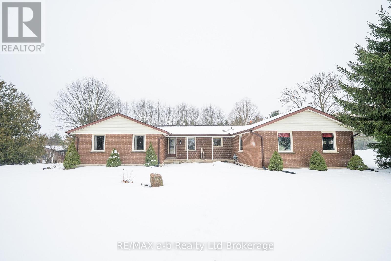 660 Goshen Road, Norfolk, Ontario  N4G 4G7 - Photo 1 - X12677048