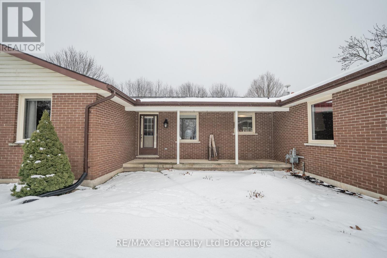 660 Goshen Road, Norfolk, Ontario  N4G 4G7 - Photo 2 - X12677048