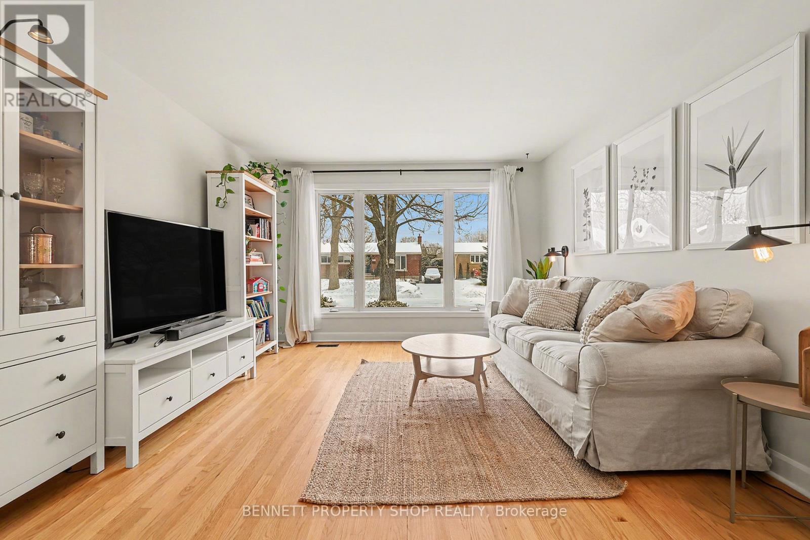 1206 Placid Street, Ottawa, Ontario  K2C 3A6 - Photo 5 - X12663538