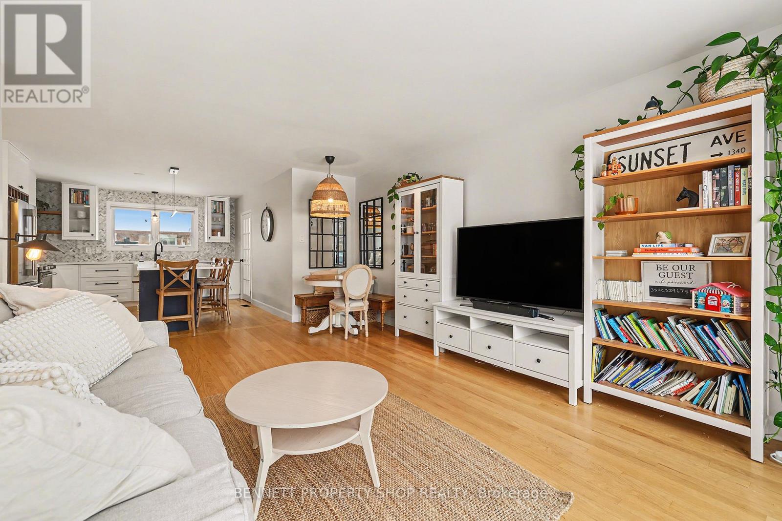 1206 Placid Street, Ottawa, Ontario  K2C 3A6 - Photo 8 - X12663538