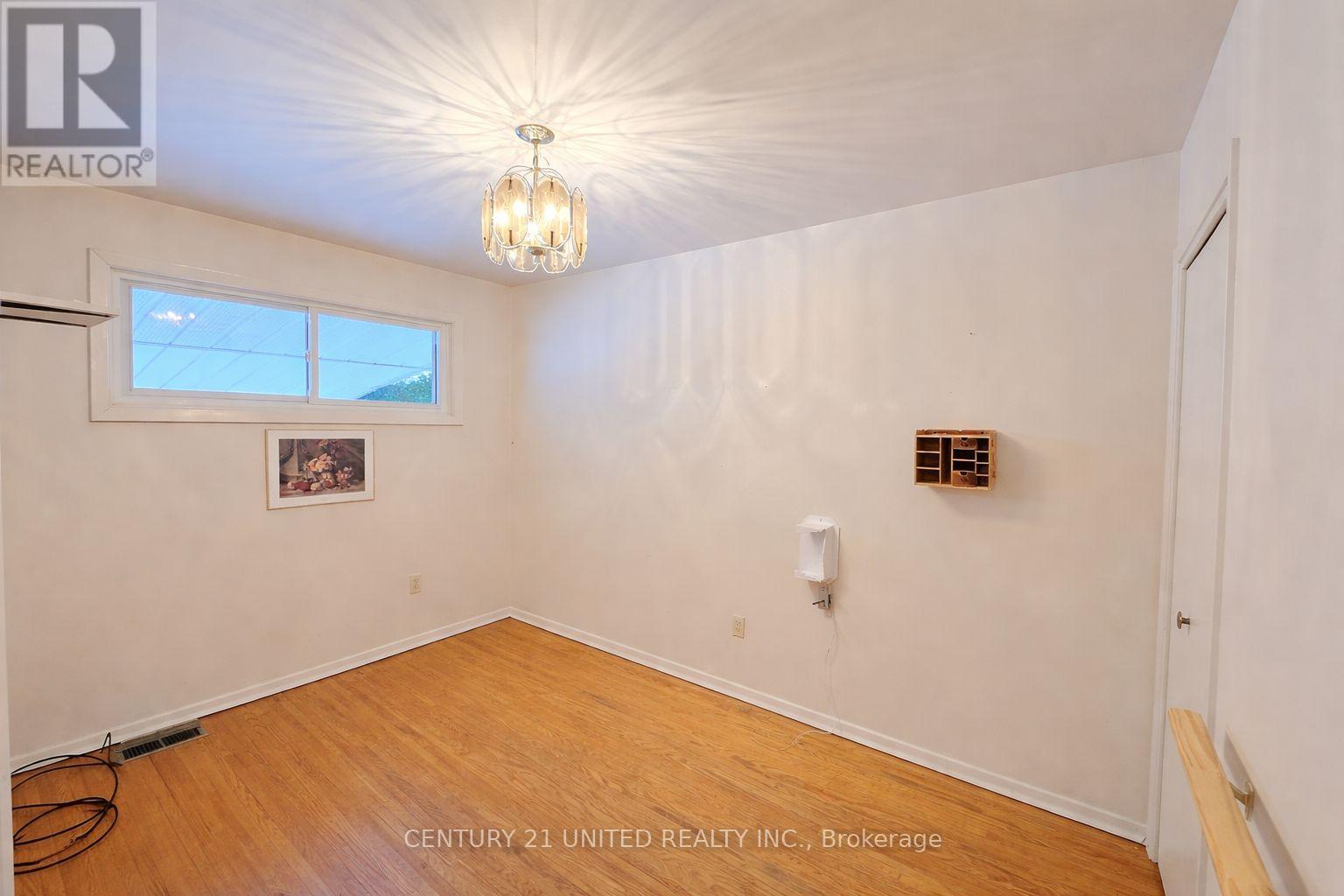 636 Cameron Street, Peterborough, Ontario  K9J 3Z8 - Photo 13 - X12676872