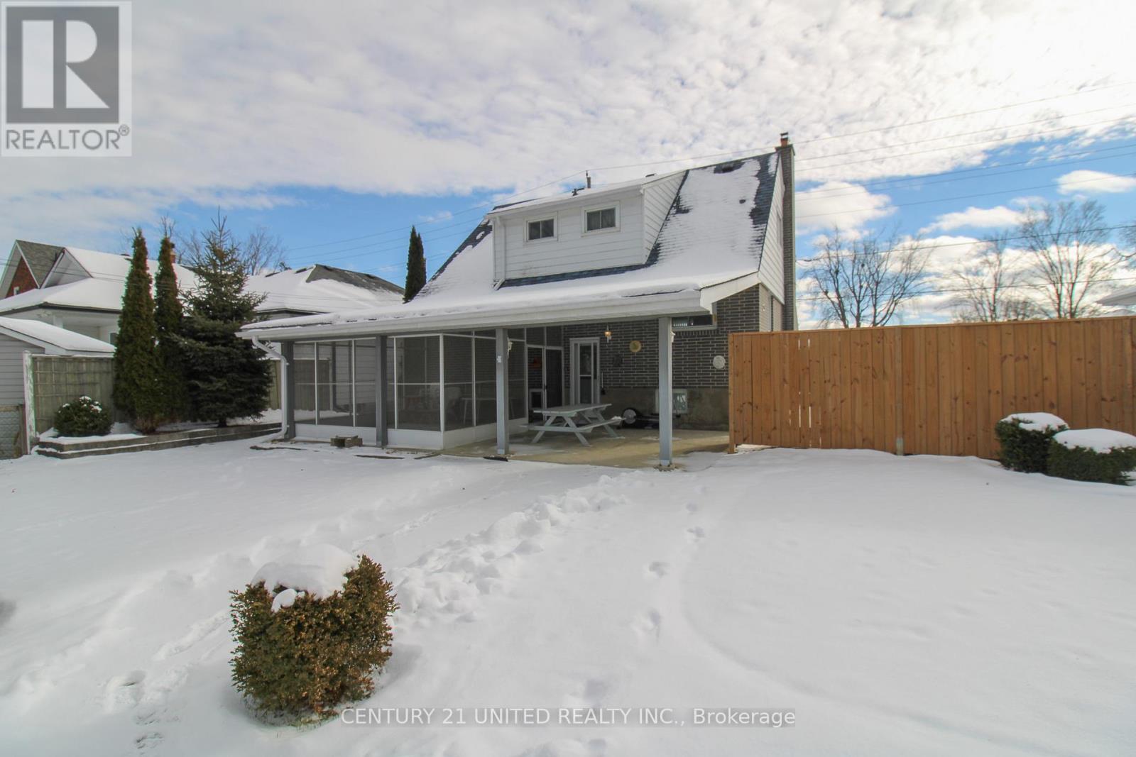 636 Cameron Street, Peterborough, Ontario  K9J 3Z8 - Photo 3 - X12676872