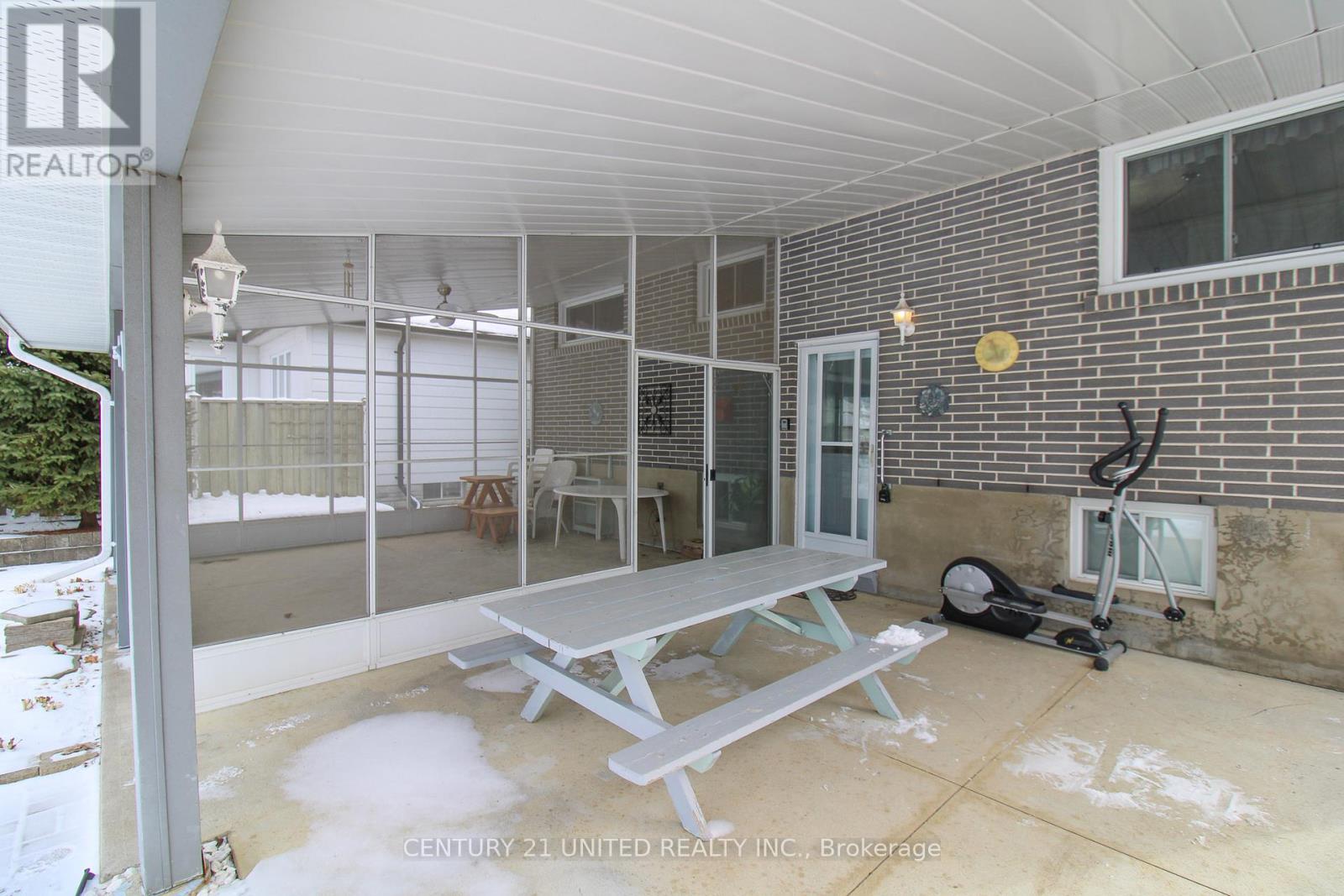 636 Cameron Street, Peterborough, Ontario  K9J 3Z8 - Photo 4 - X12676872