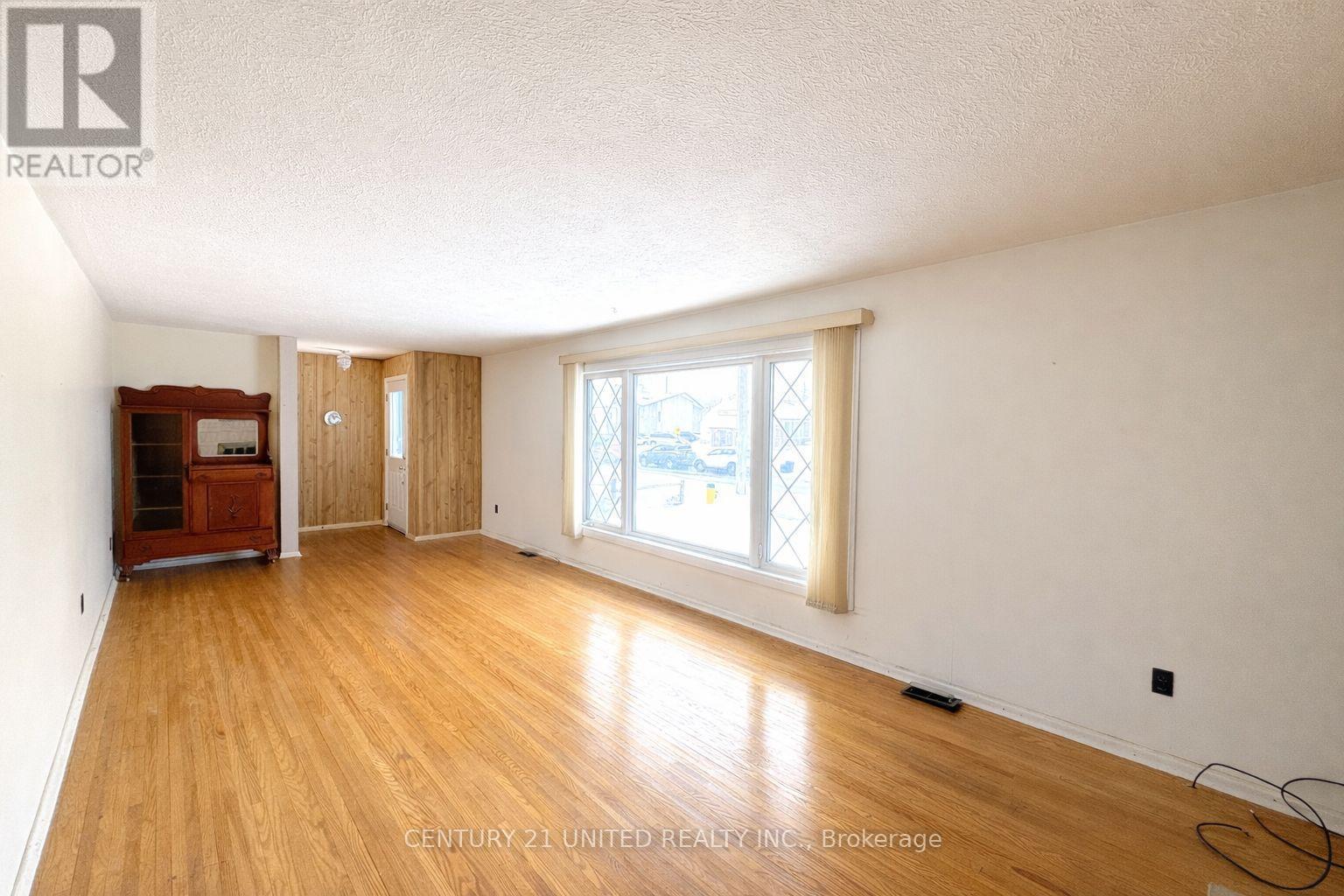 636 Cameron Street, Peterborough, Ontario  K9J 3Z8 - Photo 6 - X12676872