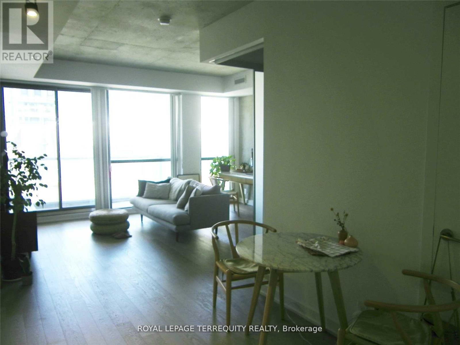 909 - 39 Brant Street, Toronto, Ontario  M5V 0M8 - Photo 3 - C12676904