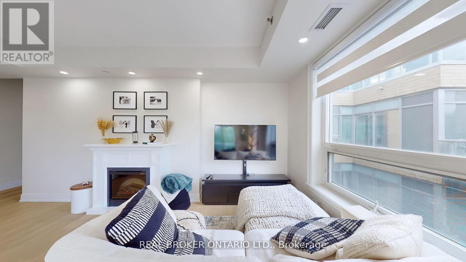 415 - 701 Sheppard Avenue W, Toronto, Ontario  M3H 0B2 - Photo 4 - C12676980